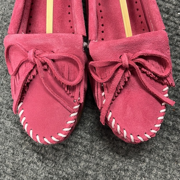 Minnetonka Women’s Pink Kilty Moccasins (3134) - Picture 5 of 9